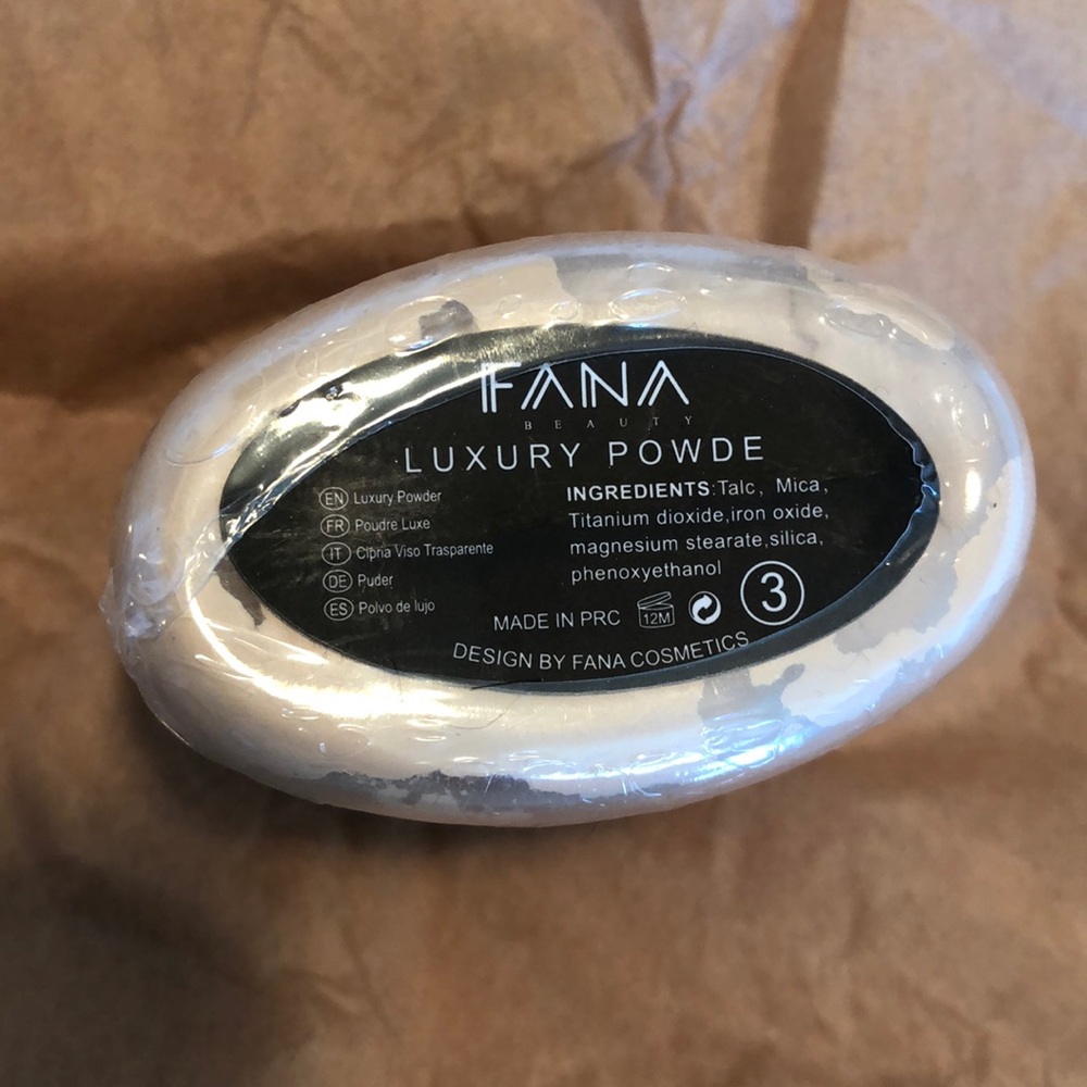 ❤️ New Make Up Powder ❤️ - Picture 7 of 7